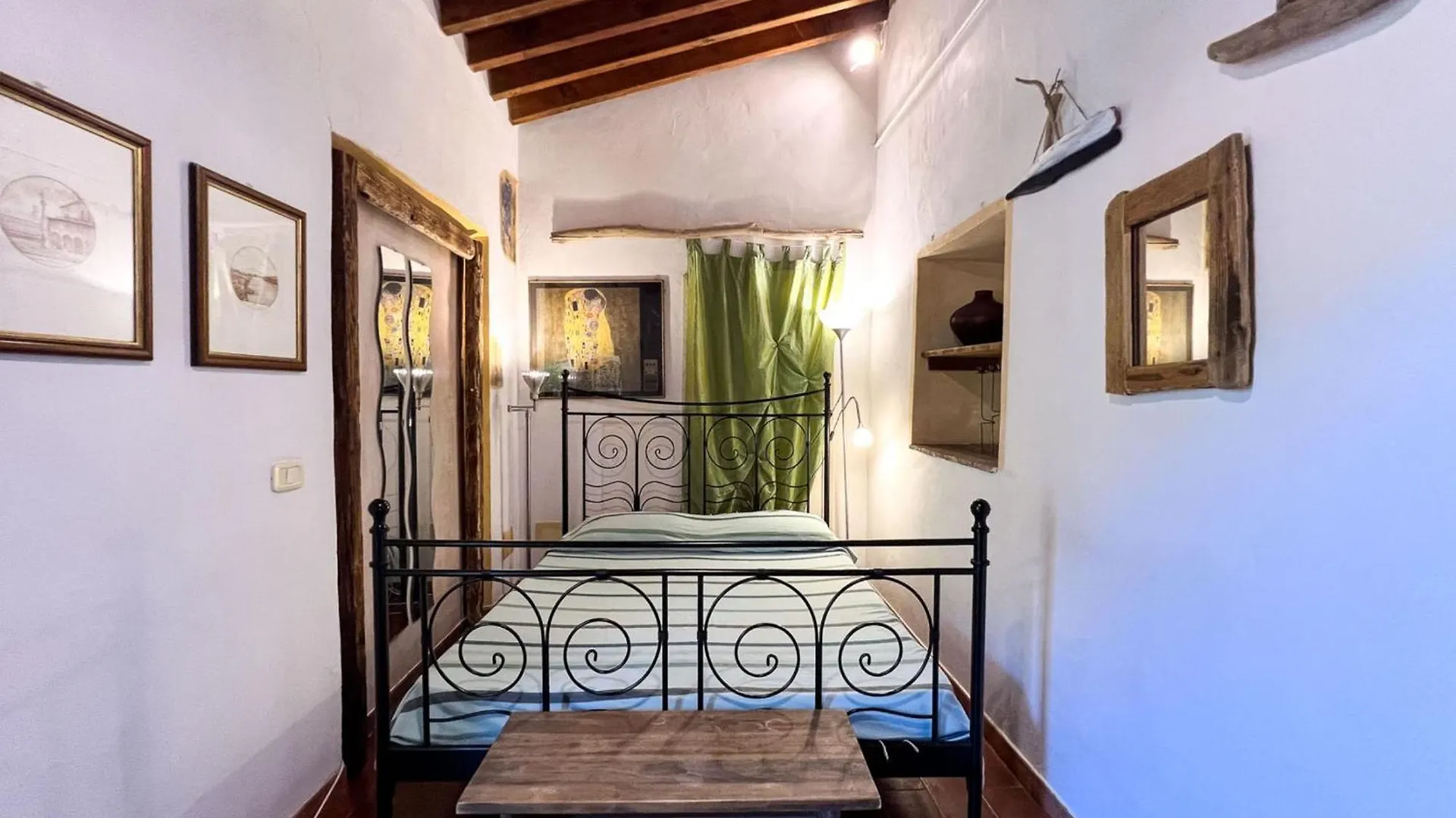 Farm stay Agriturismo Amandolo Cavo Italy