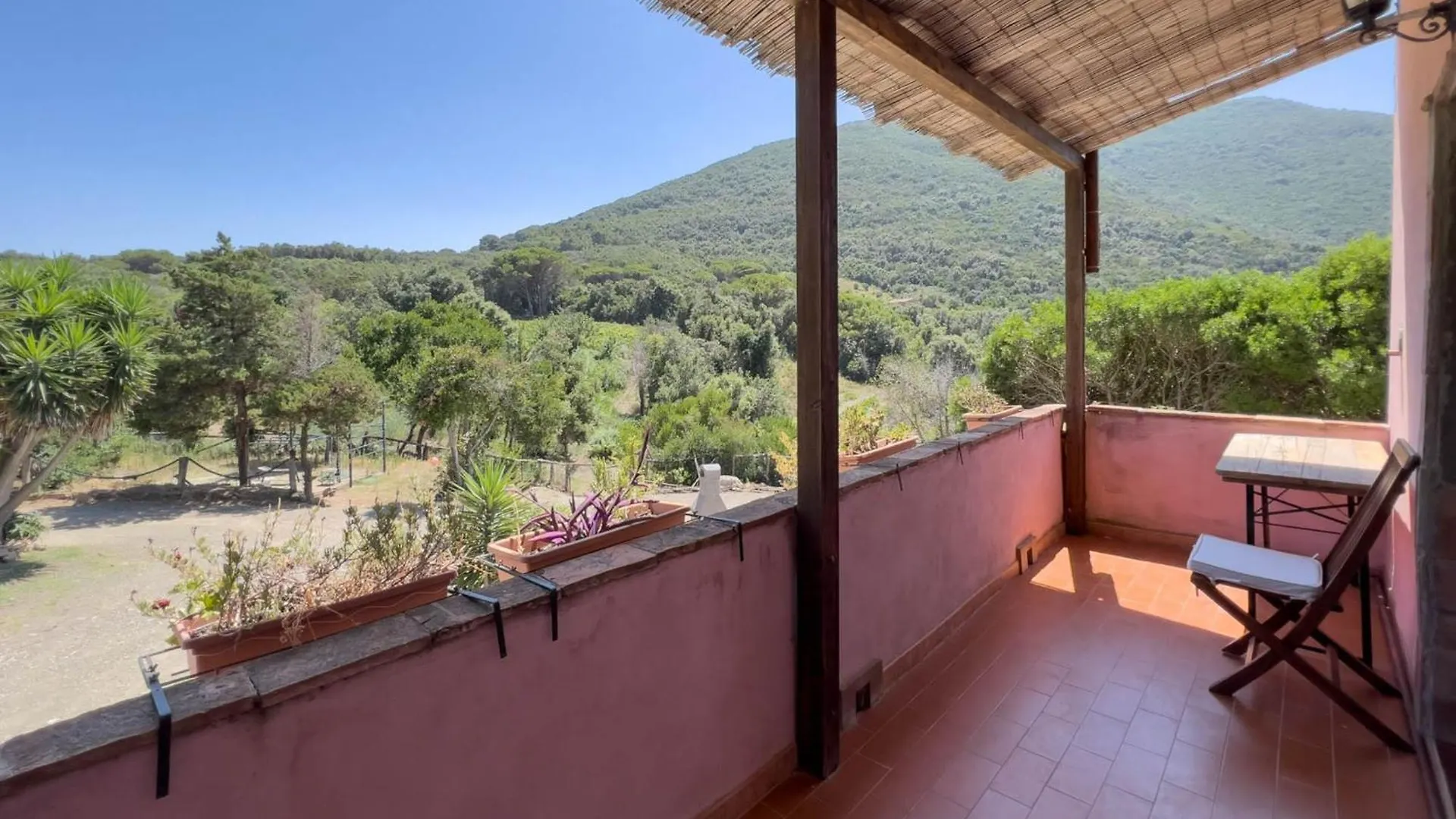 Agriturismo Amandolo Cavo 0*,  Italy