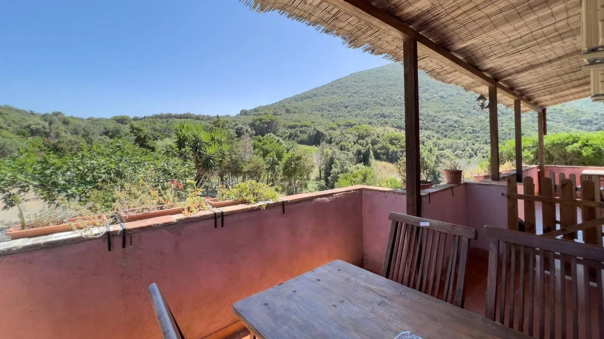 Agriturismo Amandolo Cavo Farm stay